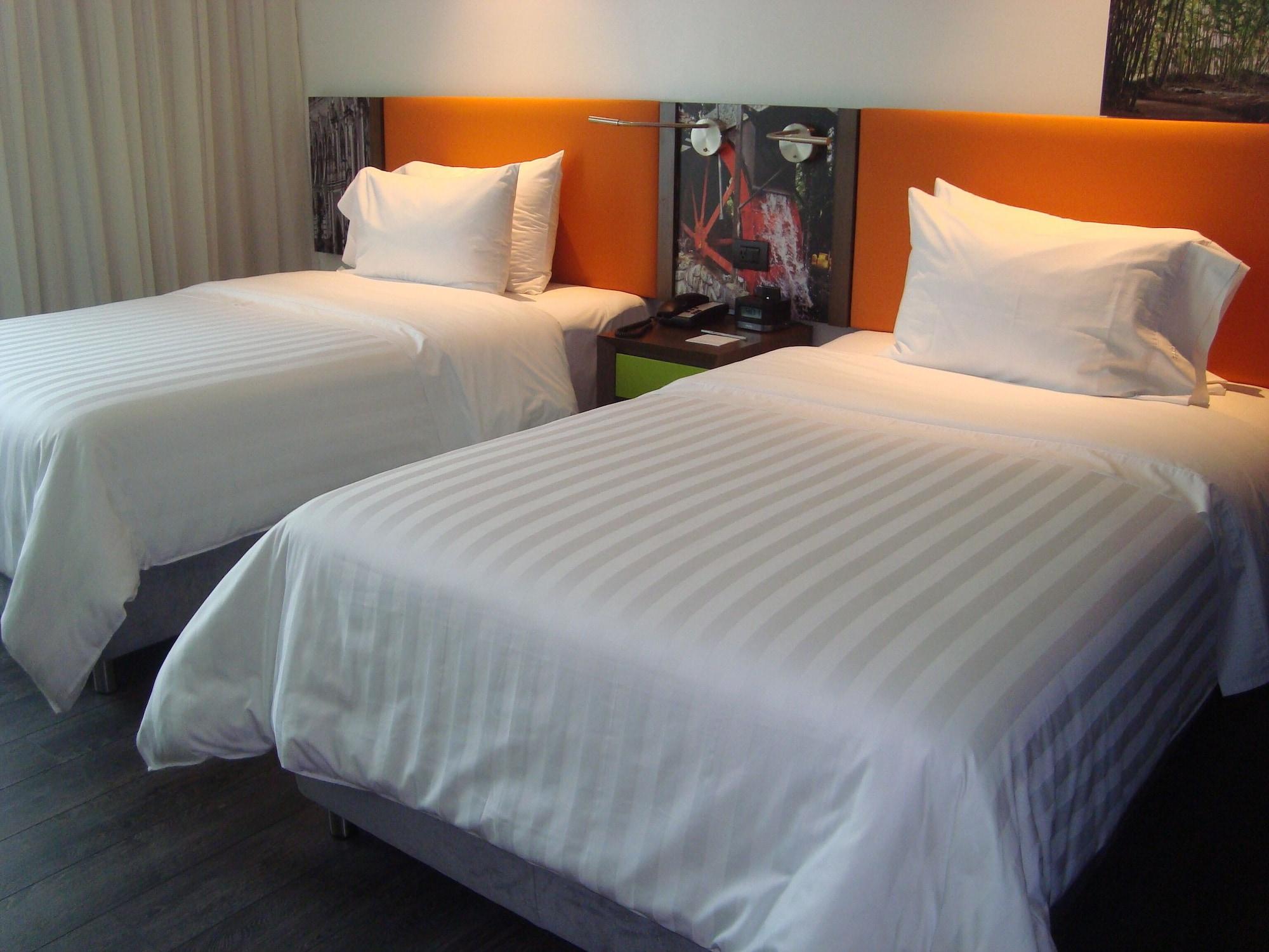 Hotel Hampton By Hilton Cali Exterior foto
