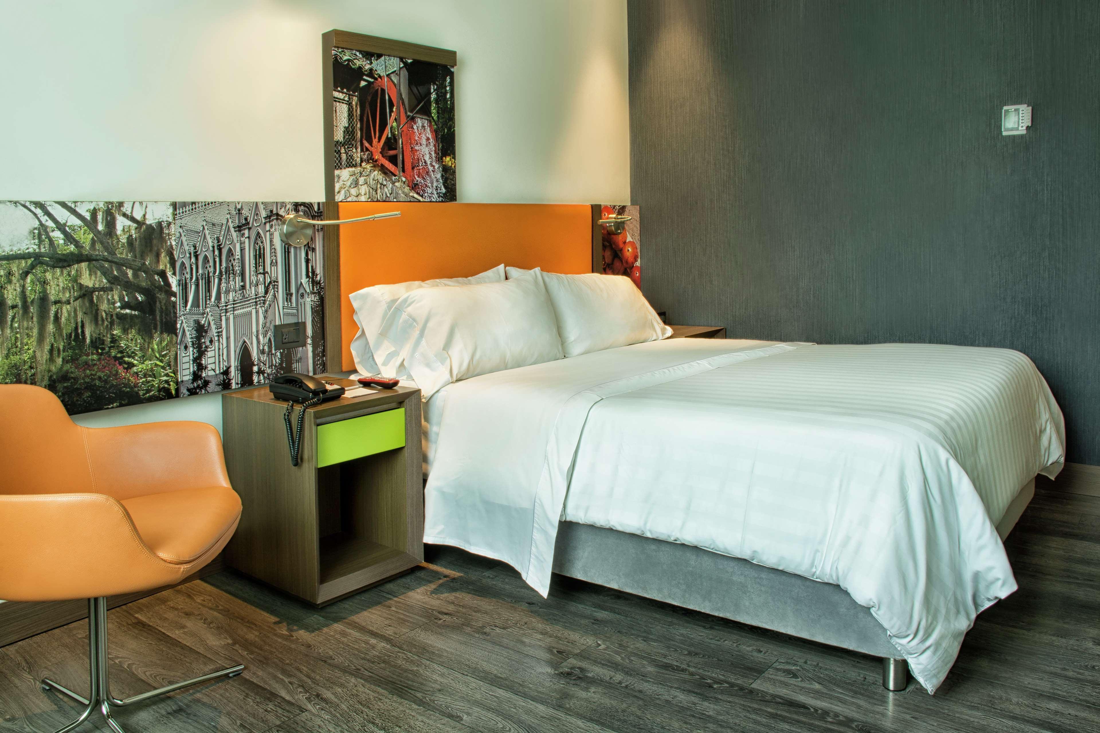 Hotel Hampton By Hilton Cali Exterior foto