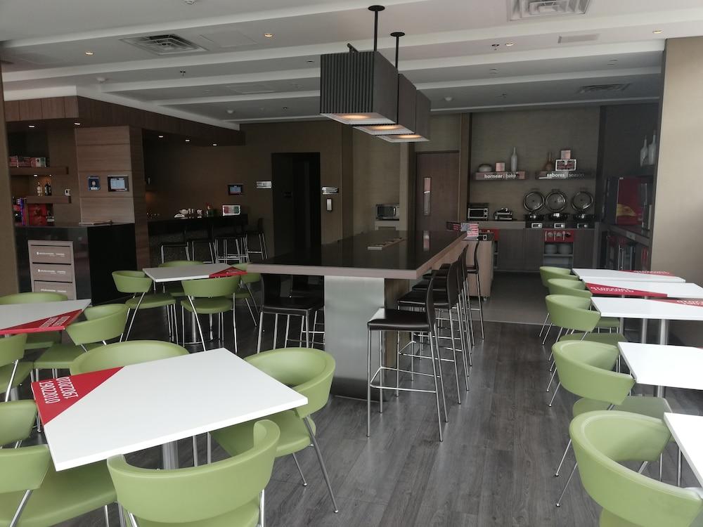 Hotel Hampton By Hilton Cali Exterior foto