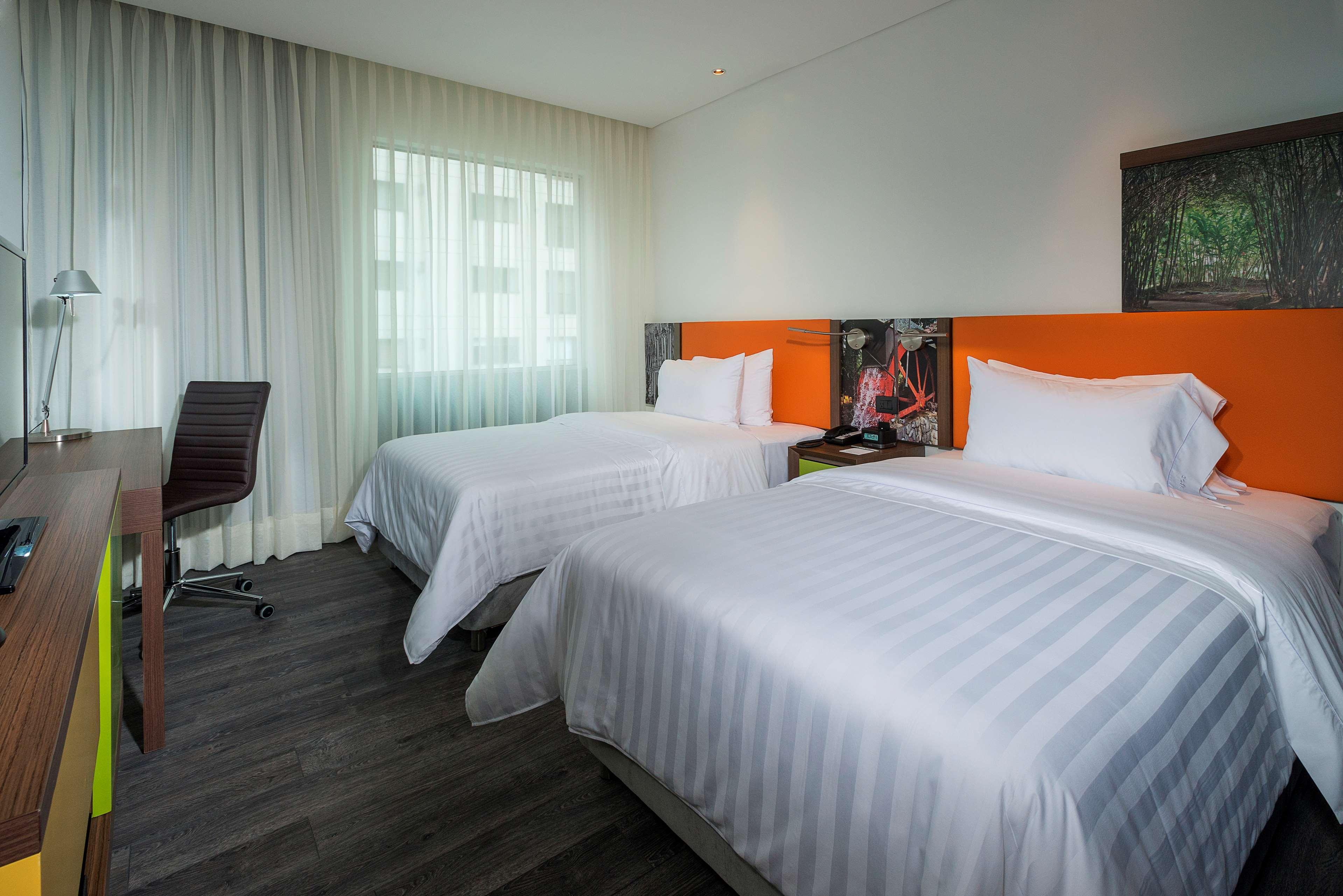 Hotel Hampton By Hilton Cali Exterior foto