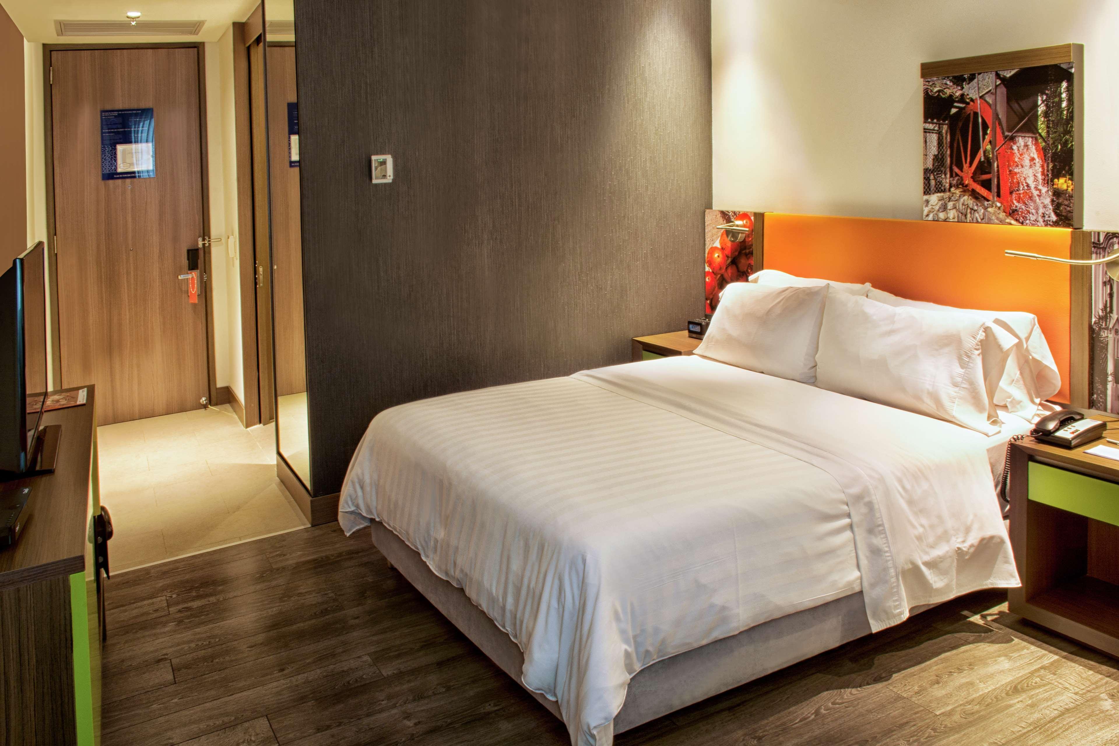 Hotel Hampton By Hilton Cali Exterior foto