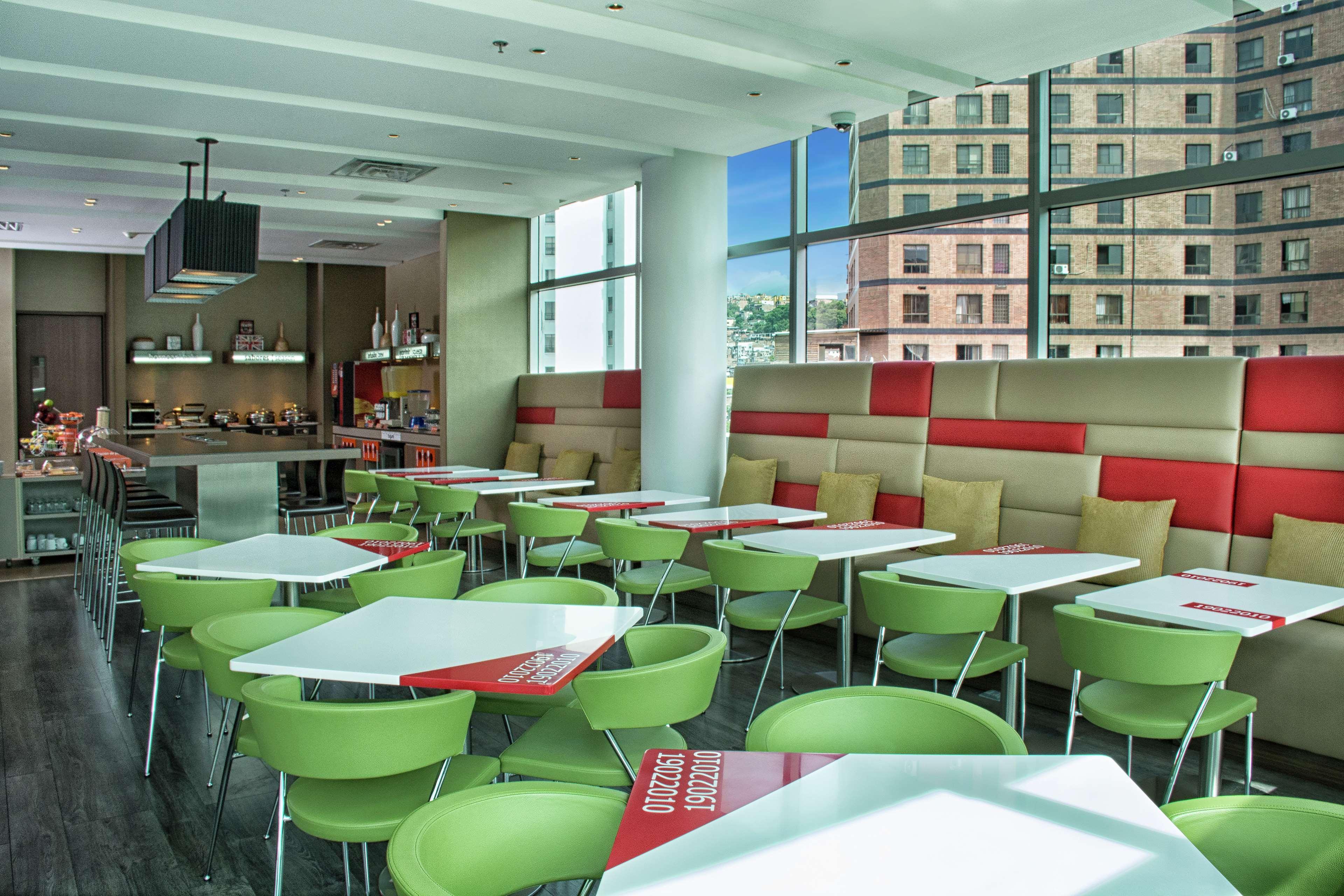 Hotel Hampton By Hilton Cali Exterior foto