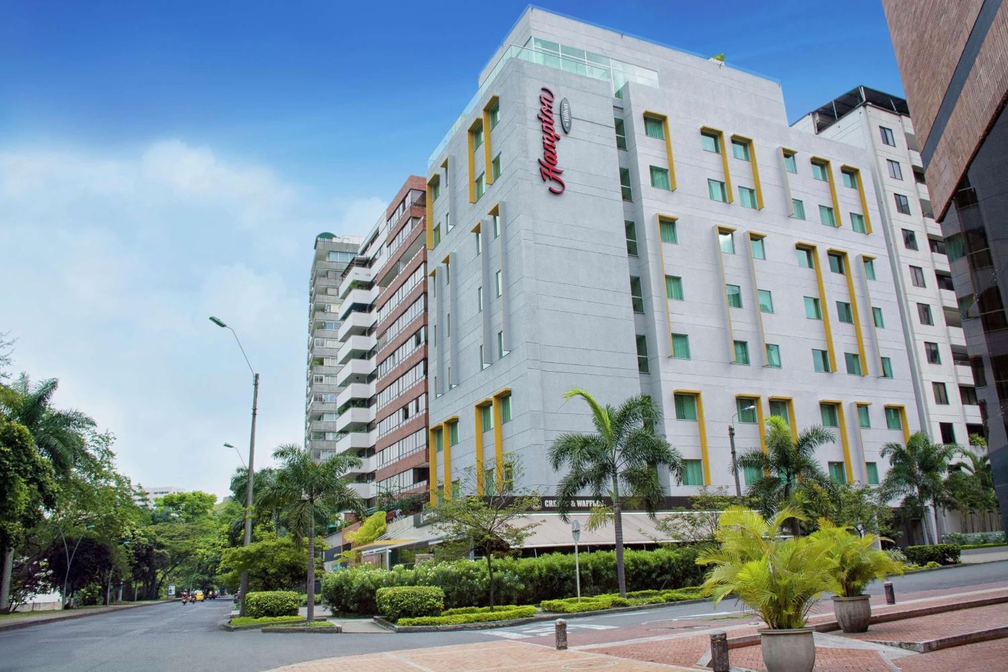 Hotel Hampton By Hilton Cali Exterior foto