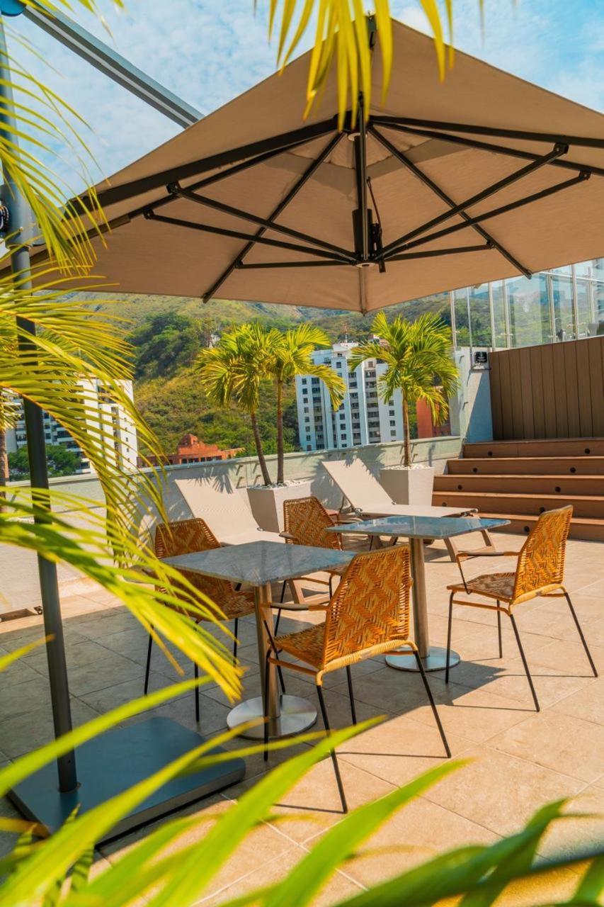 Hotel Hampton By Hilton Cali Exterior foto